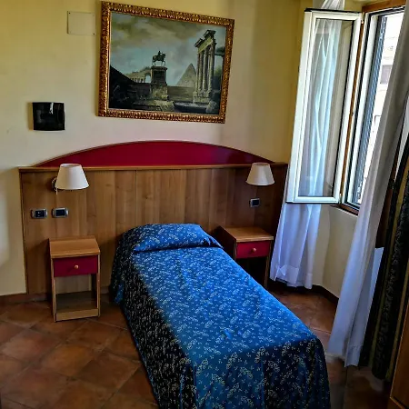 Mari Hotel 2*
